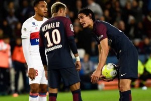 El motivo económico detrás de la pelea por un penal entre Neymar Jr. y Cavani