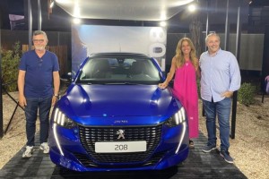 Stellantis recibi&oacute; autoridades nacionales en sus stands de Caril&oacute;