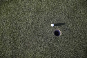 Tips para mejorar tu juego: los putts cortos