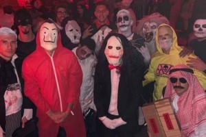 El polémico disfraz que usó un jugador del Bayern Múnich por Halloween y cayó mal en la comunidad árabe