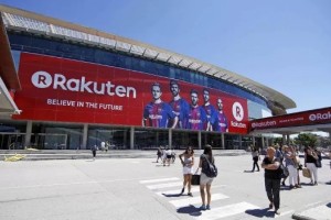 El FC Barcelona present&oacute; una remodelada fachada del Camp Nou sin Neymar Jr.