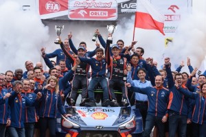 Neuville ganó el Rally de Polonia y el equipo Hyundai logró una excelente actuación