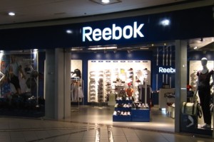 Empresarios de Hong Kong y Abu Dhabi planean comprar Reebok