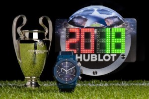 Pel&eacute; present&oacute; el reloj oficial de la UEFA Champions League