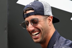 El piloto de la Fórmula 1 que se convirtió en Community Manager de otra escudería en plena competencia