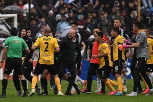 El partido de cinco minutos y sanción de 20 puntos que aplica la AFA en el ascenso argentino