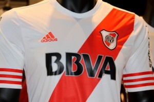 Por el reglamento FIFA, River deber&aacute; quitar sponsors de su camiseta para Jap&oacute;n