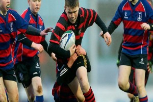 M&eacute;dicos ingleses quieren prohibir los tackles y scrums en el rugby escolar