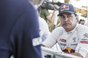 #TeamPeugeotTotal - As&iacute; llega Carlos S&aacute;inz al Dakar 2016