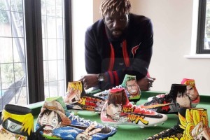 Bakary Sako y una imperdible colecci&oacute;n de botines pintados a mano con dibujitos