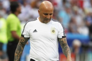 ¿Cuánto dinero ganó Sampaoli de la AFA con el alza del dólar?