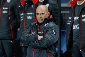 &iquest;Cu&aacute;nto vale la millonaria clausula para que Sampaoli deje de dirigir a Chile?