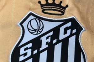 Santos homenajeará a Pelé poniéndolo en su escudo