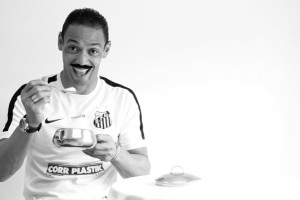 Los jugadores del Santos se dejaron los bigotes por una causa solidaria