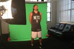 Scola fue modelo por un d&iacute;a para los Brooklyn Nets