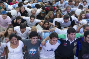 Rugby Sin Fronteras hizo el scrum por la paz m&aacute;s grande del mundo