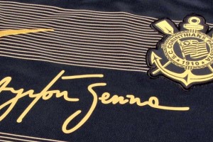 Corinthians present&oacute; su tercera camiseta en homenaje a Ayrton Senna