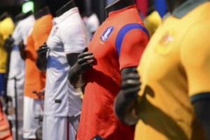 Un candidato a la FIFA propone patrocinadores en las camisetas de las Selecciones