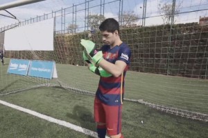 Su&aacute;rez es arquero en la nueva activaci&oacute;n de Beko con el Barcelona