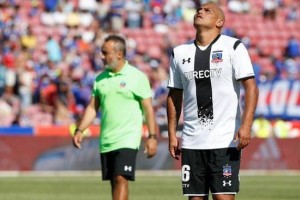 Colo Colo despidi&oacute; a Suazo por incumplir su contrato y &eacute;l exige una gran indemnizaci&oacute;n