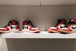 Se subastaron dos pares de zapatillas de Michael Jordan por una cifra millonaria