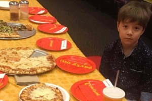 Sus compañeros no fueron a su cumpleaños y un equipo de la NBA le dio la mejor sorpresa de su vida