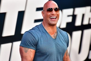 "The Rock" compr&oacute; la liga de f&uacute;tbol americano y la salv&oacute; de la bancarrota