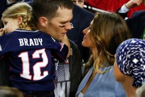 La polic&iacute;a ofrece medio mill&oacute;n de d&oacute;lares por la camiseta robada de Brady