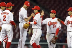 Un equipo de b&eacute;isbol en Jap&oacute;n tiene la sigla y los colores de River