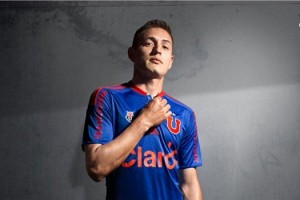 adidas present&oacute; la nueva camiseta de la U de Chile