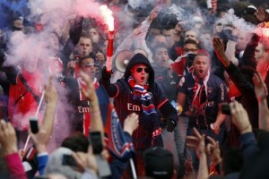 La curiosa visita de los ultras del PSG a sus jugadores en la previa del clásico francés