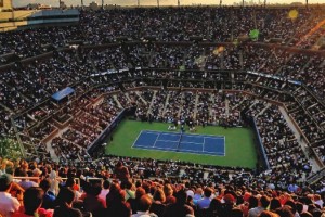 El misterio detrás de los auriculares blancos del público en el US Open