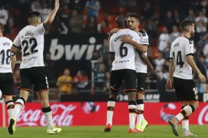El Valencia est&aacute; obligado a vender jugadores por 40 millones de euros para evitar problemas serios