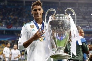 Los millones que est&aacute; dispuesto a pagar el Manchester United para contratar a Varane