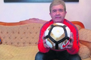 El due&ntilde;o del bal&oacute;n del penal errado de Messi tiene miedo de que se lo roben