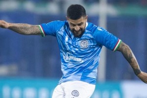 Vélez y Macron presentaron su tercera camiseta para esta temporada