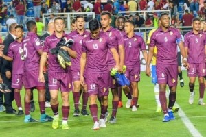 Givova cambia el “vinotinto” en Venezuela y ya piden un cambio de indumentaria