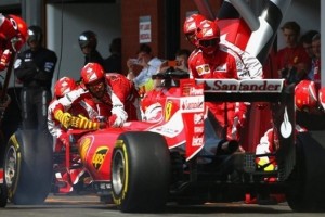 Vettel y Ferrari criticaron muy duro a Pirelli por sus neum&aacute;ticos