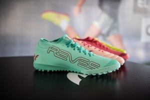 El juego cambi&oacute;: Rev&eacute;s lanz&oacute; su colecci&oacute;n de f&uacute;tbol 