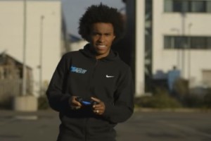 Un jugador del Chelsea promociona el nuevo “Need For Speed”