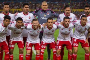 Por malos resultados, un club mexicano vende a todo su plantel