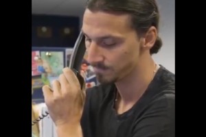 Zlatan Ibrahimovic llamó de sorpresa a felicitar a sus hinchas por asociarse al equipo