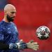 &iquest;Por qu&eacute; Willy Caballero pudo ser contratado por 1 mes fuera del mercado de pases?