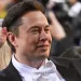 Las acciones del Manchester United subieron luego de que Elon Musk anuncie la compra del club