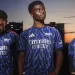 adidas y el Arsenal lanzaron su nueva camiseta alternativa para la temporada 2025/26