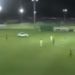 Detienen un partido de Reserva tras la invasi&oacute;n de campo de un hincha a toda velocidad en su auto 