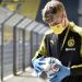 Efecto coronavirus: a falta de p&uacute;blico, los barbijos pasaron a ser el nuevo negocio del f&uacute;tbol europeo