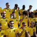 B&eacute;lgica posa con su nuevo uniforme imitando al emoji m&aacute;s popular