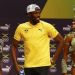 Antes de competir, Usain Bolt se luci&oacute; al ritmo de la Samba