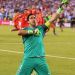 Claudio Bravo tendr&aacute; una estatua considerada como &ldquo;la verdadera mano de dios&rdquo;